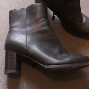 Waterproof lined heeled boots, winter wear